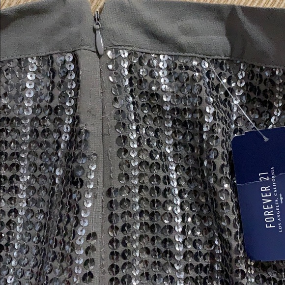 Silver sequin shorts - Picture 4 of 4